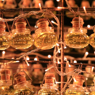 Small olive oil bottles for Christmas in L'Isle sur la Sorgue